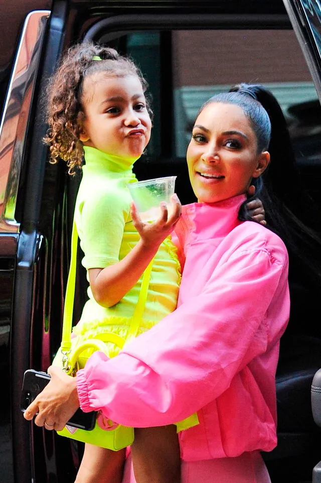 Kim Kardashian y la pequeña North West.