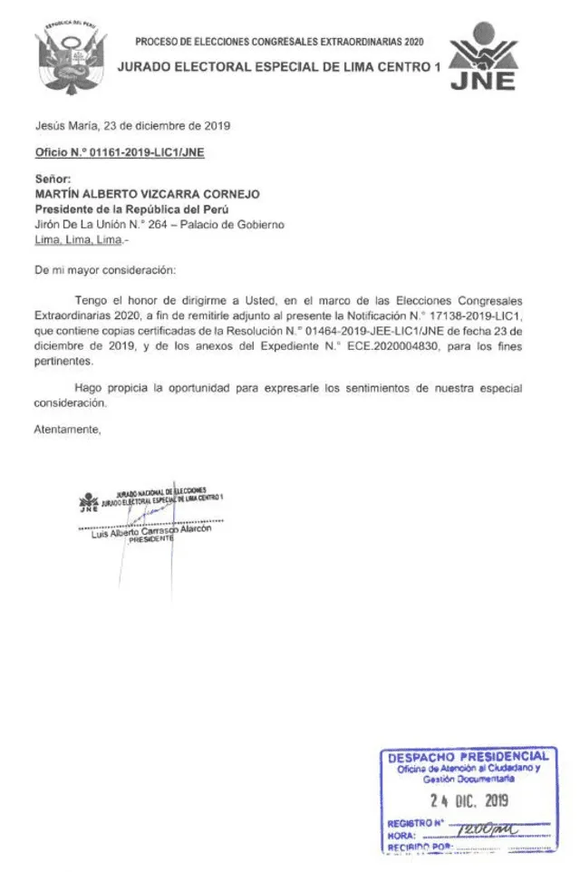Notificación del proceso contra el presidente Vizcarra. Foto: Carlos Villarreal.