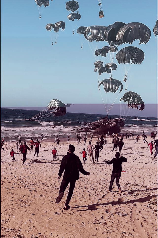  Alimentos. Palestinos corren a los paracaídas con víveres. Algunos no salieron del mar. Foto: AFP.   