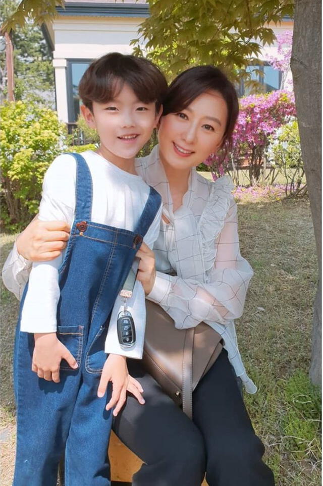 Park Jae Joon con Kim Hee Ae  protagonista del dorama The World of the Married (jTBC, 2020)