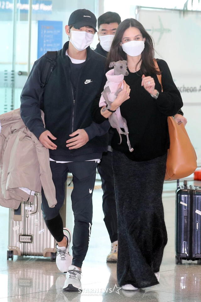 Song Joong Ki y Katy Saunders. Foto: Starnews 