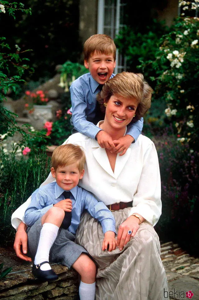 Los príncipes Harry y William se quedaron sin madre un 31 de agosto de 1997.