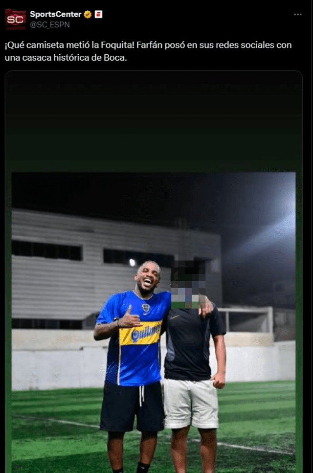 Jefferson Farfán posó una camiseta retro de Boca Juniors. Foto: captura de X/SportsCenter.   