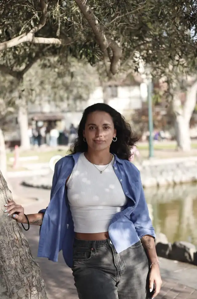 Adriana Garavito: "No me considero aún una escritora, por eso siempre digo que soy periodista. Pero esta novela era algo que necesitaba sacar". Foto: Sebastián Blanco. Adriana Garavito: "No me considero aún una escritora, por eso siempre digo que soy periodista. Pero esta novela era algo que necesitaba sacar". Foto: Sebastián Blanco.