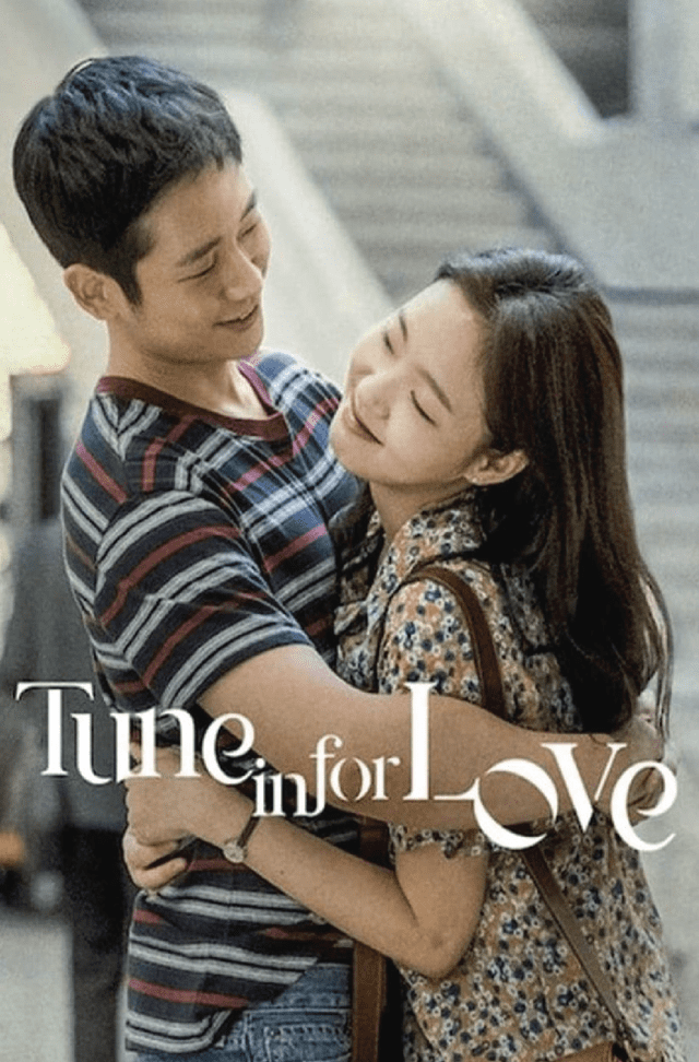 Jung Hae In y Kim Go Eun protagonizaron el drama romántico Tune in for Love (2019).