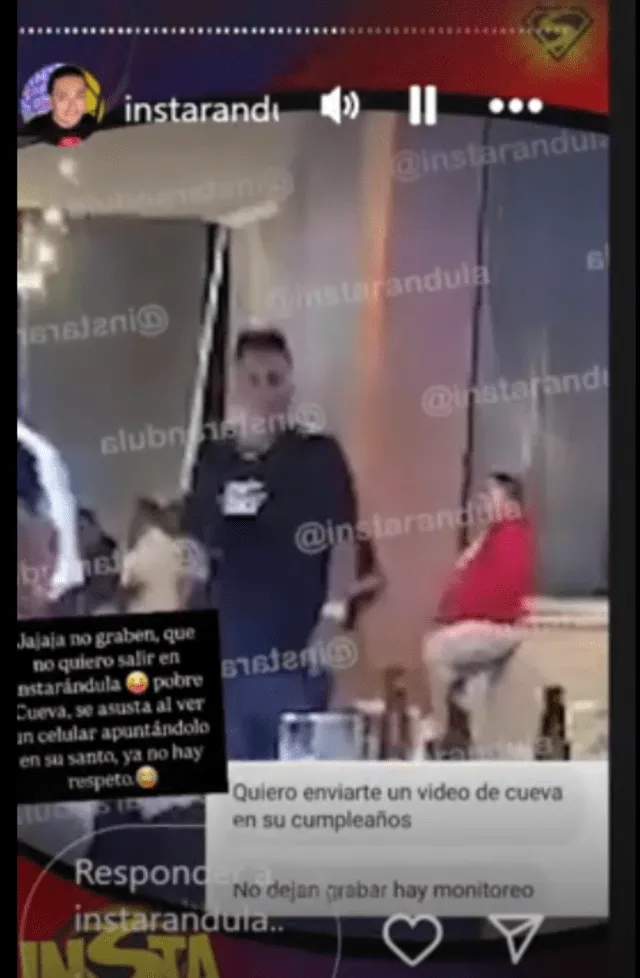 Cueva se dio cuenta de que alguien lo grababa e hizo gesto de desaprobación con la mano. Foto: Instagram.   