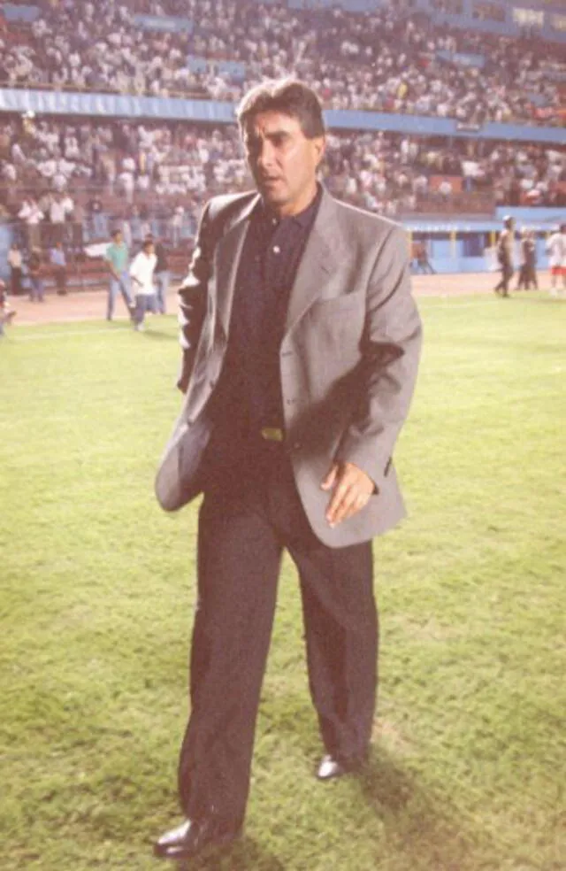 El 'Ciego' dirigió a la Bicolor de 1996 a 1999. Foto: Difusión