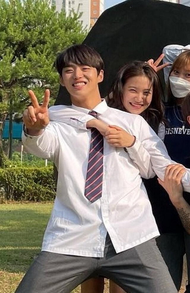 Yeri, red velvet, hongseok, pentagon, doramas, blue birthday