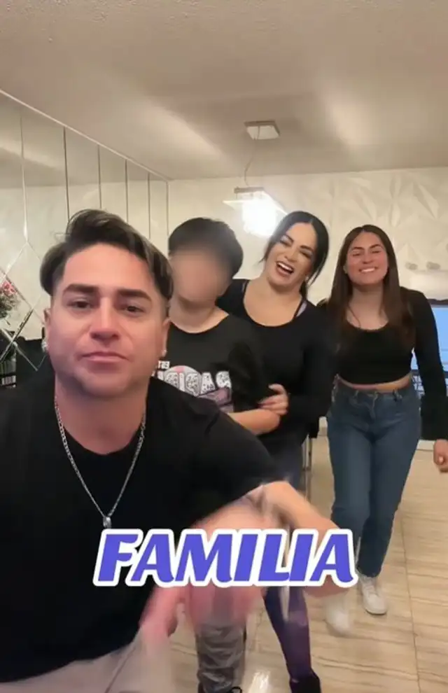 Leslie Moscoso y sus dos hijos