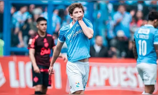 Sporting Cristal venció a Melgar en el Alberto Gallardo y otra vez es líder del Torneo Clausura Sporting Cristal venció a Melgar en el Alberto Gallardo y otra vez es líder del Torneo Clausura