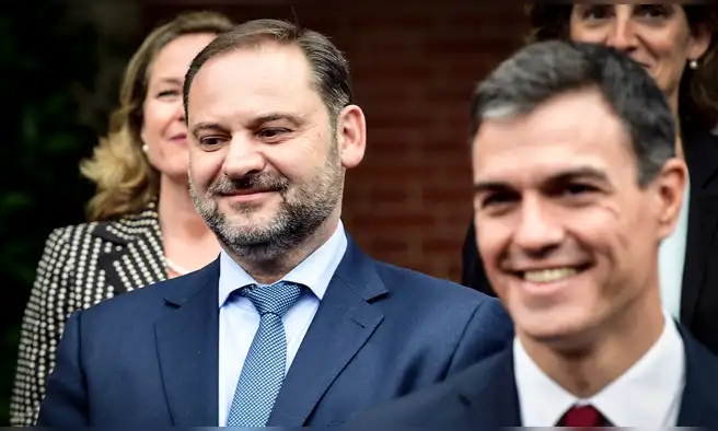 España envía a prisión preventiva a diputado cercano a Pedro Sánchez y a su exasesor por caso de corrupción