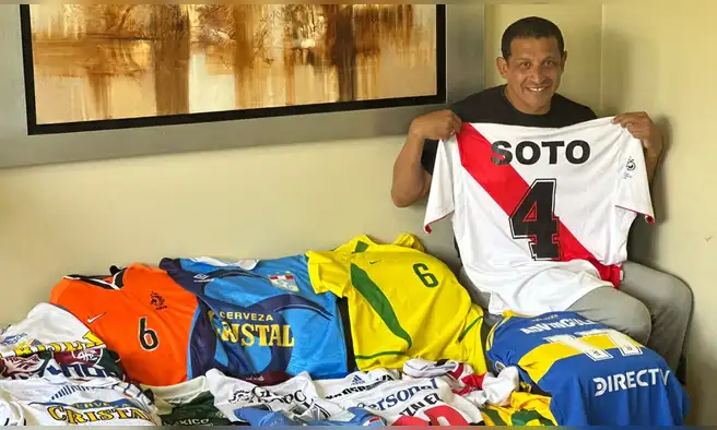 Leyendas del fútbol peruano abren sus vitrinas: Nolberto Solano, Percy Olivares y Jorge Soto subastan sus colecciones de camisetas
