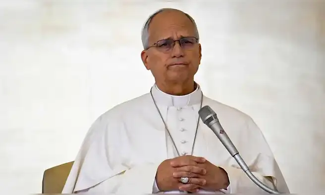 Vaticano informa que Papa León XIV tiene cáncer pulmonar