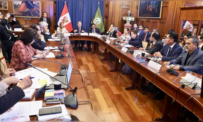 Debate de pedido de facultades sigue entrampado en el Senado por falta de consenso entre oficialismo y oposición