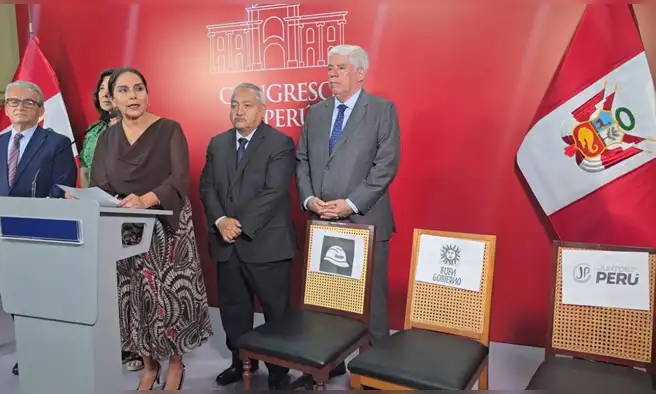 Fuerza Popular lanza provocación a la oposición: "Estas sillas vacías representan a aquellos que dan la espalda al pueblo" Fuerza Popular lanza provocación a la oposición: "Estas sillas vacías representan a aquellos que dan la espalda al pueblo"
