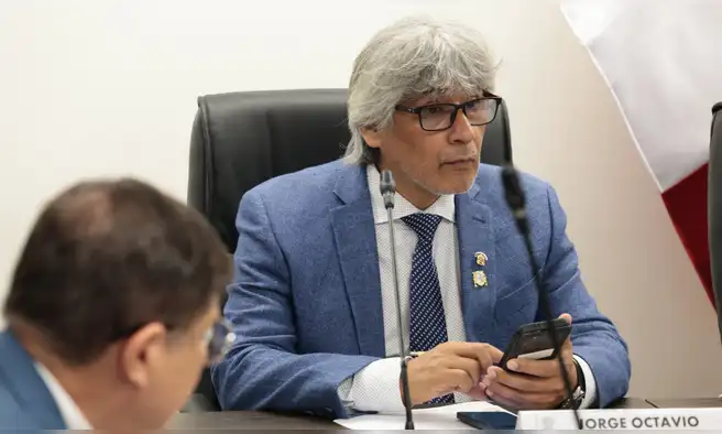 Senador Gavidia confirma que renunciará a la bancada de Buen Gobierno