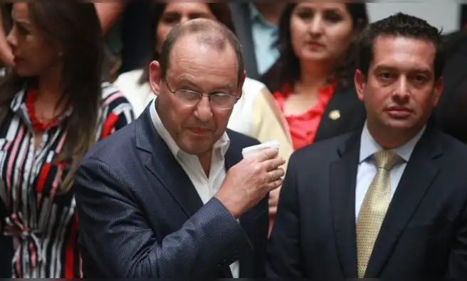 José Chlimper, la mano que mueve los hilos del poder político en el fujimorato