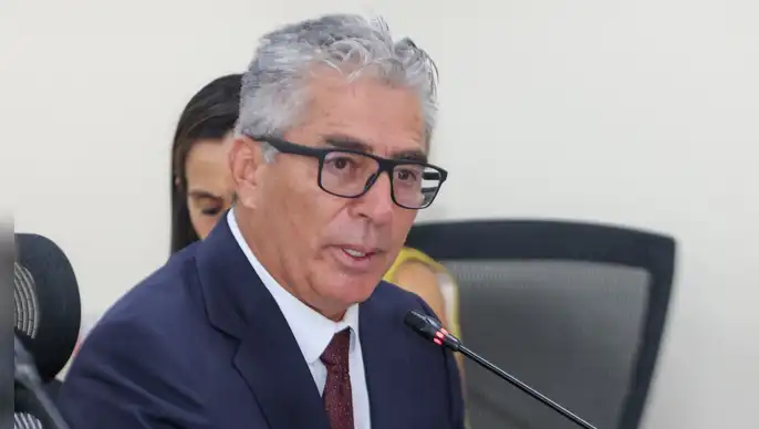 Mauricio Arnillas descarta reubicar a familias que viven en quebradas ante la llegada del FEN: “El Estado no puede cubrir todo eso”