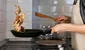 Los mejores trucos caseros para evitar que la comida se pegue en las ollas y sartenes