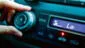 ¿Cuánto combustible consumo al utilizar el aire acondicionado mientras manejo?