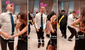 Extranjero causa sensación en redes al bailar huaylas en una boda en Perú