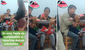 ¿Los dulces quedaron en el pasado? Hacen fiesta y se vuelven viral al repartir fruta en lugar de caramelos