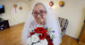Mujer de 77 años tiene la boda soñada al casarse con ella misma: "Es lo que siempre quise"