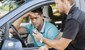 ¿Puedo tener licencia para moto si me inhabilitaron para conducir un auto?