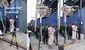 Joven muestra su identidad y acude con traje de gala de la selva a postular a la Policía Nacional