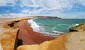 La inusual playa de arena roja, impetuosas olas y aguas turquesas: ¿cómo llegar desde Lima?