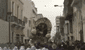 Preciso momento en que la Imagen del Señor de los Milagros casi se cae durante la segunda procesión