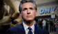 Gavin Newsom respalda una ley histórica que permite a los inmigrantes obtener una licencia de conducir en California