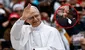Viralizan video de hombre que lanza objeto a la cabeza del papa León XIV: Prevost sorprende por su inusual reacción