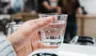 Consumir agua hervida o agua de mesa: ¿cuál es la más recomendable, según especialistas?