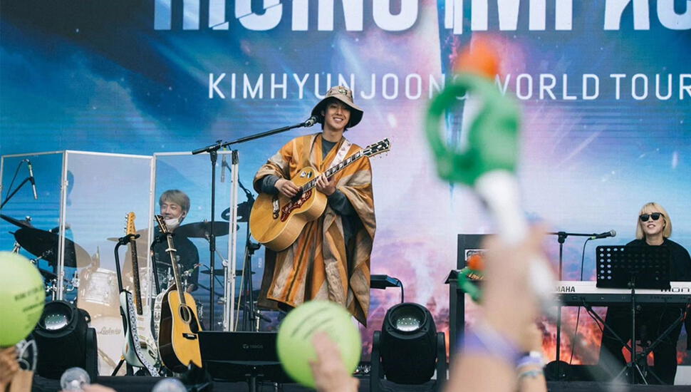 Ídolo coreano Kim Hyun Joong se emocionó al cantar frente al mar en Lima: “Playas impresionantes”